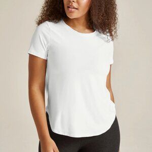 Beyond Yoga Featherweight On The Down Low Tee in White size XS
